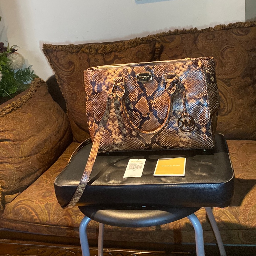 Ladies handbag